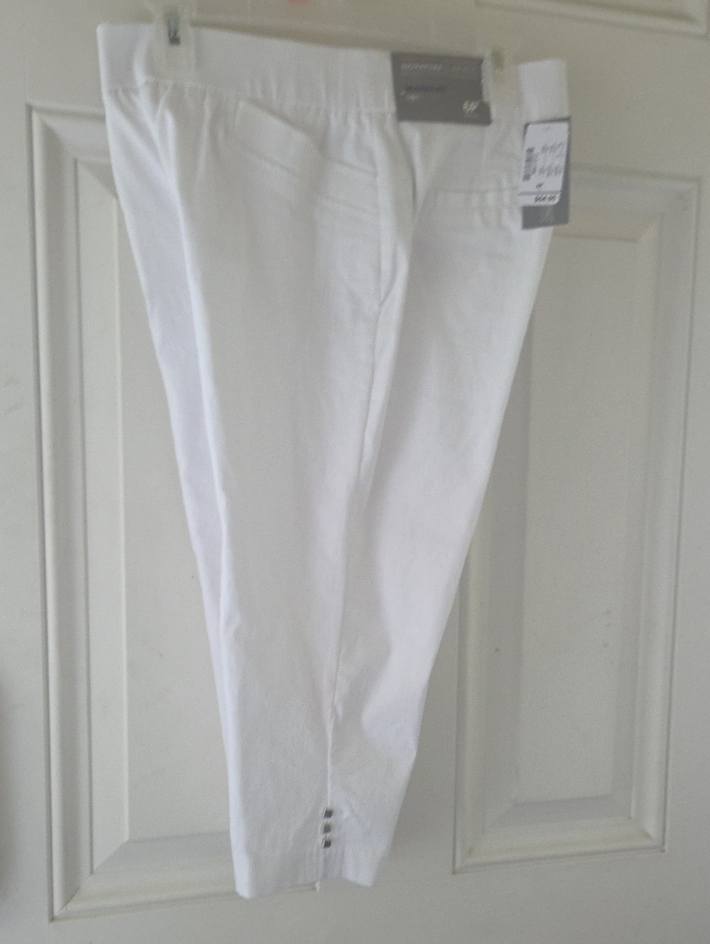 Christopher & Banks White Capris